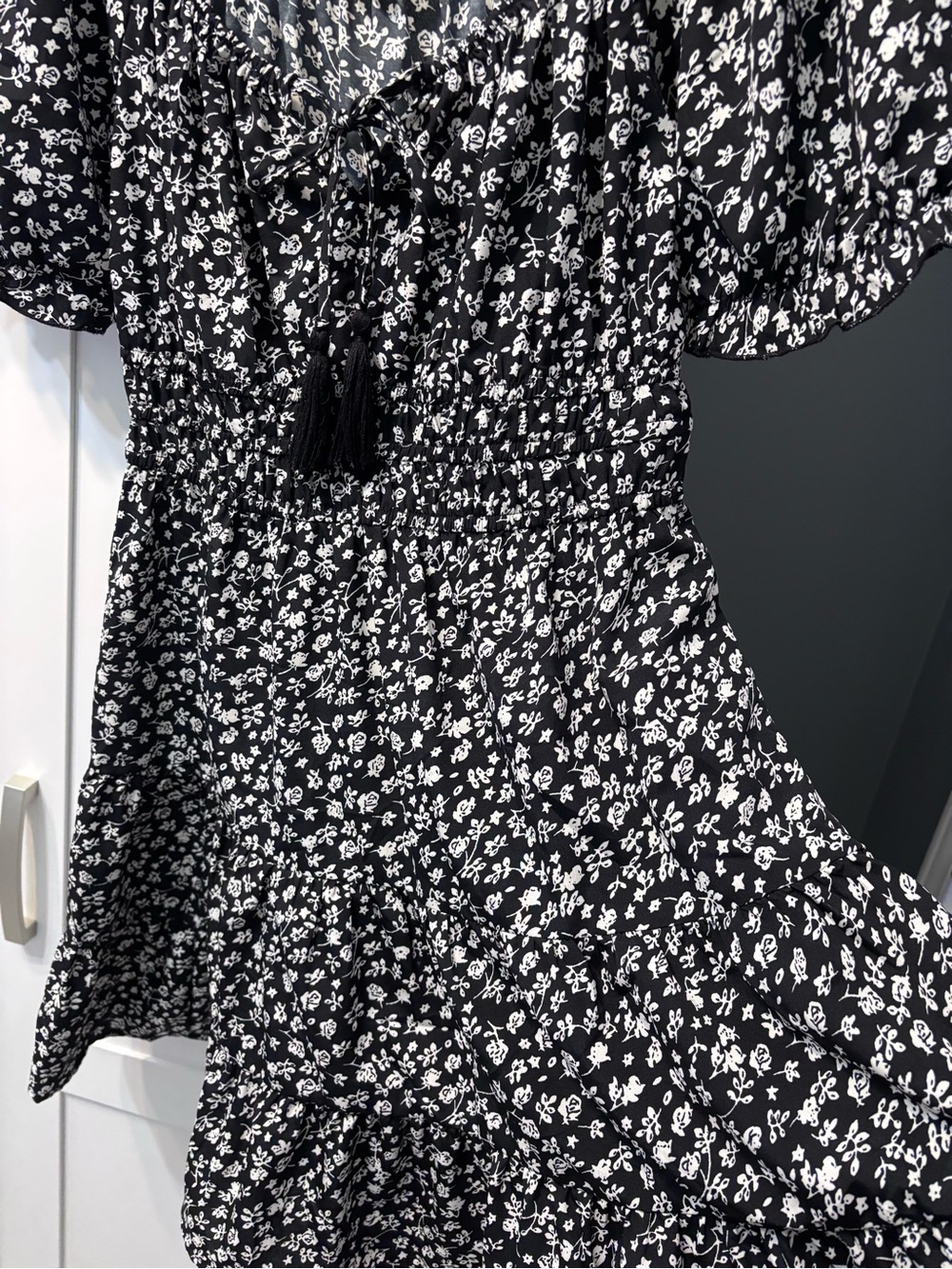 Blush Floral Puff Sleeve Mini Dress Size M Black White Tie Front Ruffle NWOT - Picture 8 of 15